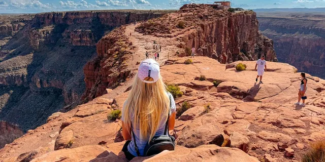 Las Vegas Grand Canyon & Hoover Dam Private Tour - Image 1