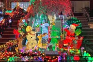 New York City Dyker Heights Christmas Walking Tour thumbnail 4