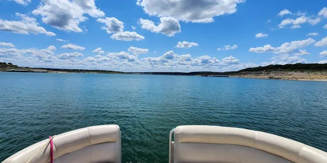 Austin Lake Travis Cruise with Captain 2 hr - Image 3