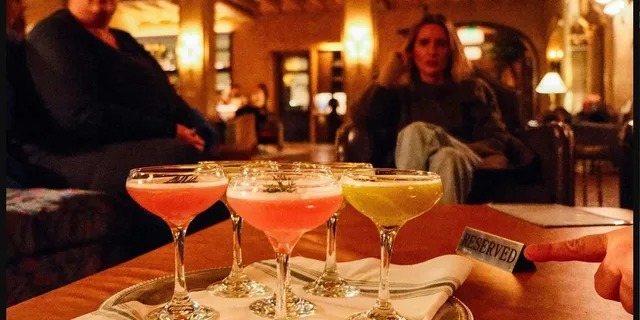 Los Angeles Cocktails and True Crime Tour - Image 2