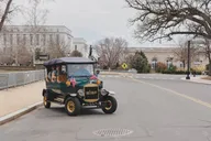 Washington DC Moonlight Tour by E-Cart or Vintage Car thumbnail 4