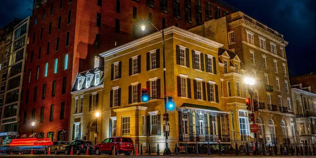 Washington DC Ghosts and Booze Haunted Pub Crawl 2 hr - Image 4