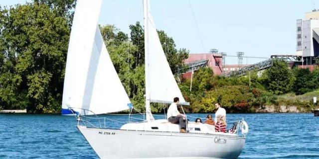 Detroit Sailing Tour on the Detroit River - Image 3