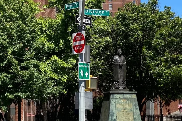 New York City Historic Bowery Walking Tour - Image 1