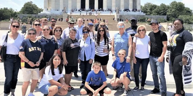 Washington DC Monuments and Cherry Blossom Tour - Image 4