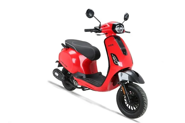 Miami Beach Retro Scooter Rental - Image 2