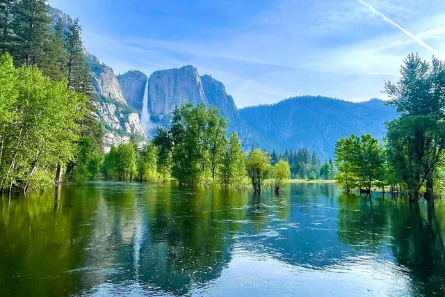 Yosemite Valley Private Walking Tour - Image 1