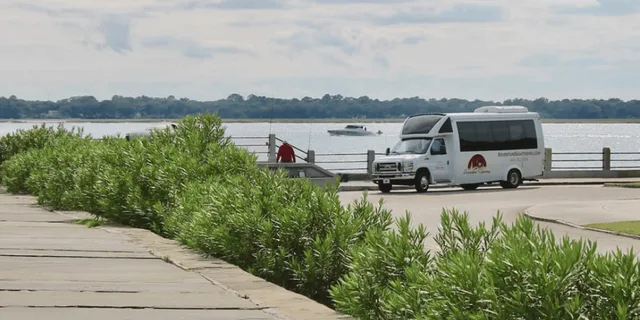 Charleston City Bus Tour and Harbor Cruise - Image 5