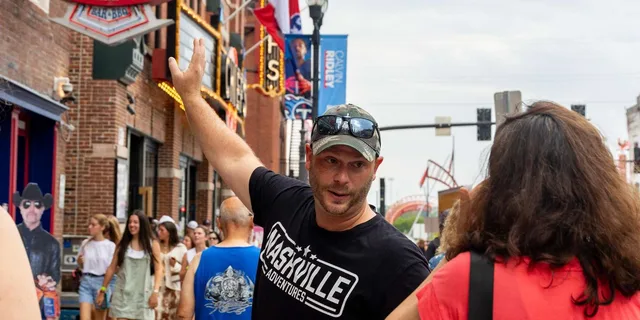 Nashville Walking Tour of Historic Highlights - Image 1