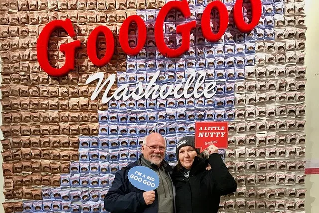 Nashville Food, Drink, and Sightseeing Walking Tour - Image 4