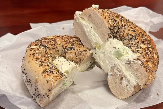 New York Food Tour of Bagels, Dumplings, Pizza & Tacos - Image 2