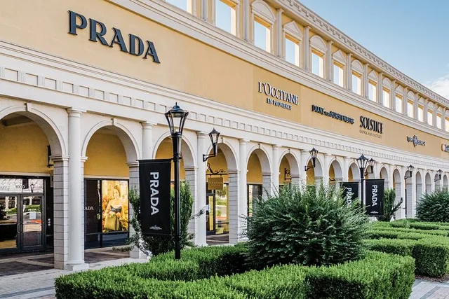 San Antonio Shopping Tour to San Marcos Outlets - Image 1