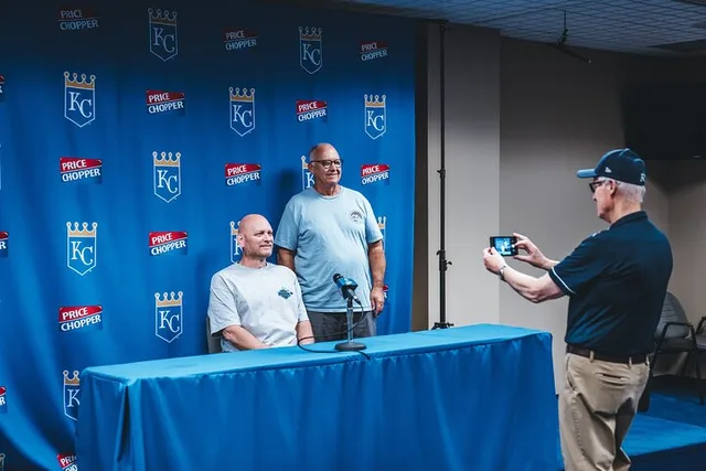 Kansas City Kauffman Stadium Walking Tour 90 Min - Image 4
