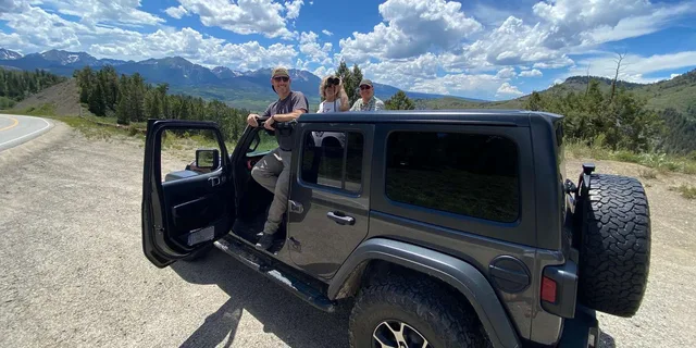 Rocky Mountain National Park Birding Jeep Tour - Image 1