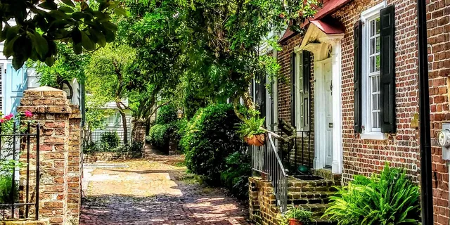 Charleston History Walking Tour - Image 6