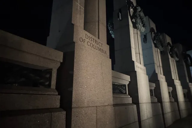 Washington, D.C. Monuments Night Tour - Image 2