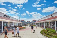 Boston Shopping Tour to Wrentham Village Outlets thumbnail 1