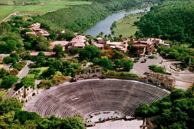 Santo Domingo Cultural Tour with Alto De Chavon - Image 3