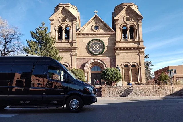 Santa Fe Driving Tour: History and Culture - Image 2