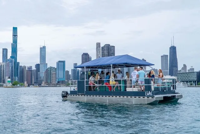 Chicago River Guided History Tour - Image 1