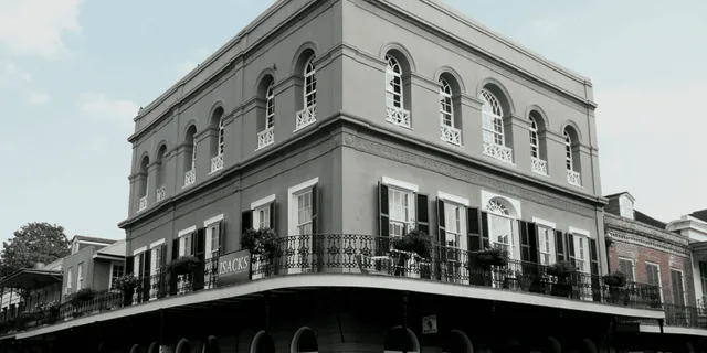 New Orleans Voodoo and Vampire Walking Tour 2 hr - Image 4