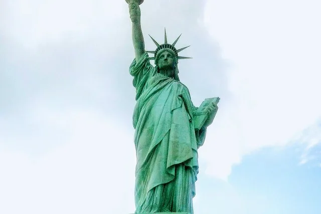New York Statue of Liberty Guided Tour - Image 2