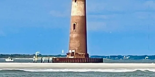 Charleston Lighthouses, Beaches, and Forts Tour - Image 1