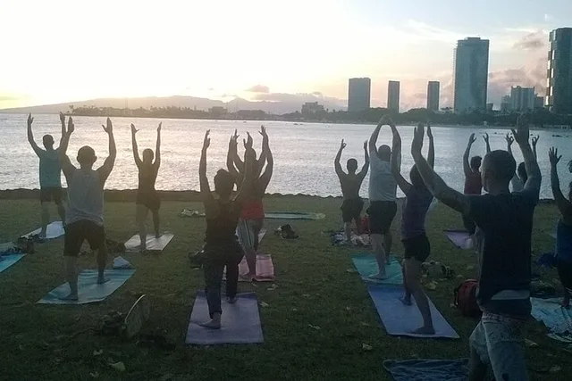 Honolulu Yoga Session at Sunset - Image 4
