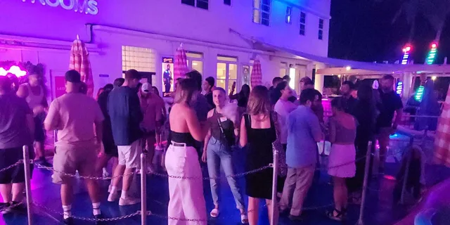 Miami Beach Bar Crawl - Image 3