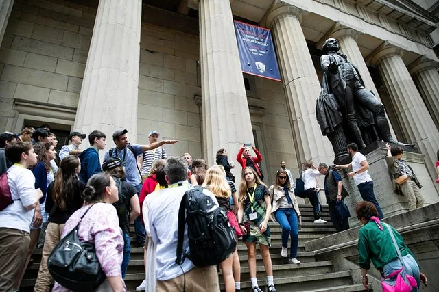 New York City Highlights Private Tour by Foot and Subway - Image 2