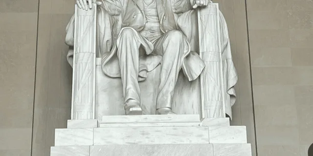 Washington, D.C. Day Trip from New York - Image 1