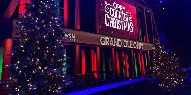 Nashville Country Christmas Show at Opry House - Image 4