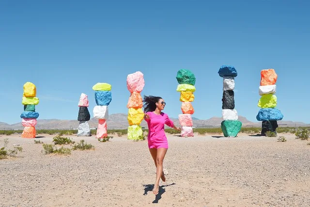Las Vegas Slingshot Tour to 7 Magic Mountains - Image 6