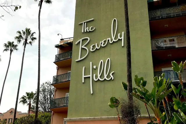 Los Angeles Celebrity Homes Private Tour 2 hr - Image 3