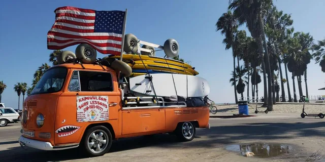 Santa Monica Surf Lesson - Image 3
