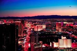 Las Vegas Walking Tour with Photos and Champagne
