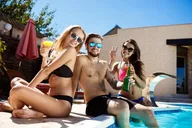 Las Vegas Dayclub Crawl Party Bus thumbnail 3