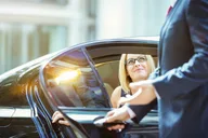 Chicago Airport Transfer Sedan Curbside thumbnail 2