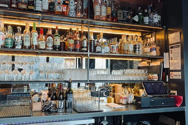 Minneapolis Bar Tour with Tastings - Image 2