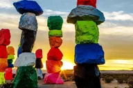 Las Vegas Mojave Desert and Seven Magic Mountains Tour thumbnail 3