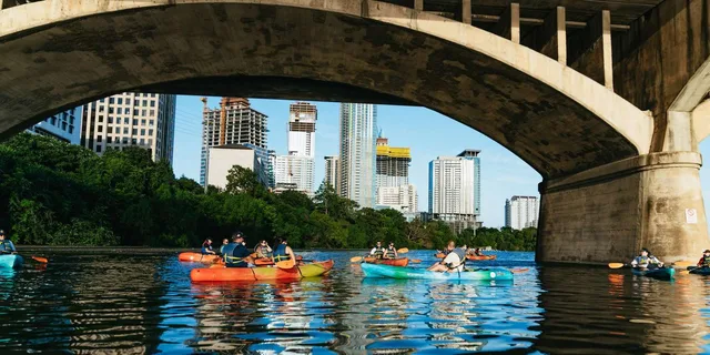 Austin Sunset Bat Watching Kayak Tour - Image 2