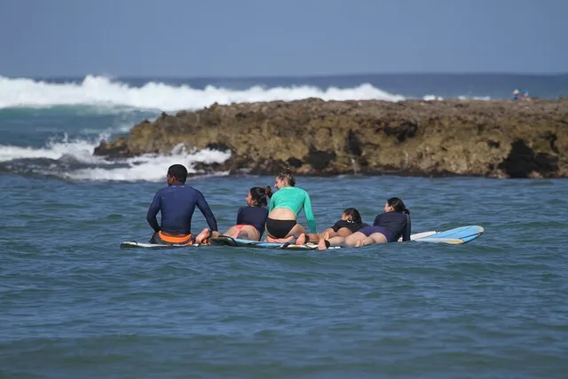 Oahu Surf Lesson for 3-5 People - Image 2