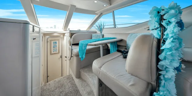 Miami Yacht Rental with Jet Skis 3-4 hr - Image 2