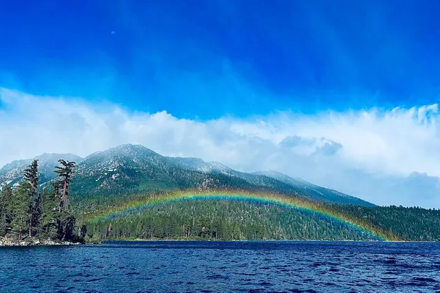 Lake Tahoe Yacht Experience for Couples 2 hr - Image 5