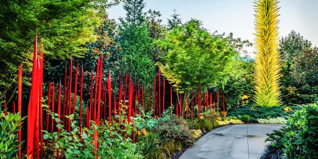 Seattle Chihuly Garden and Glass Tour - Image 4