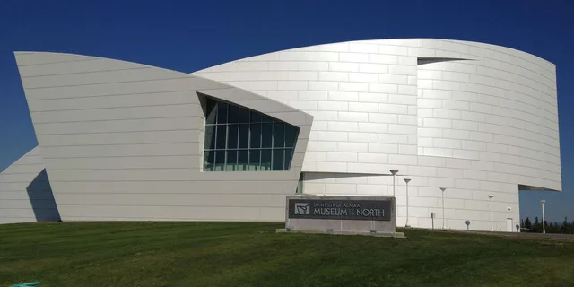 Fairbanks City Highlights Tour with Museum Entry - Image 2