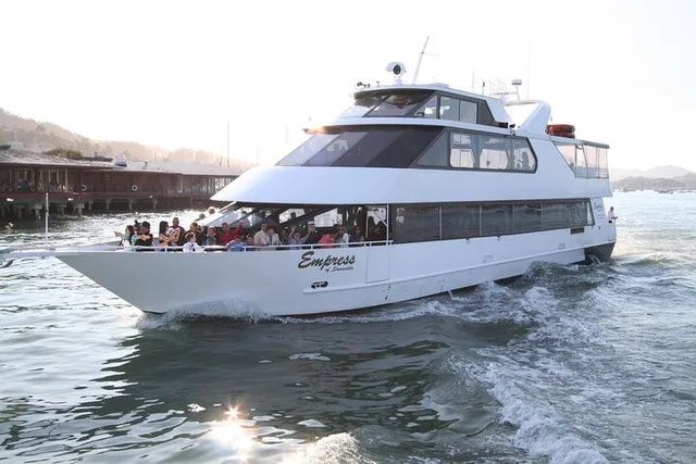 San Francisco Empress Yacht New Year's Eve Party Cruise - Image 6