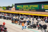 Rapid City Badlands and Wall Drug Tour thumbnail 5