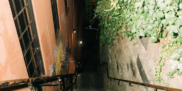 Washington DC Georgetown Spies and Ghosts Walking Tour - Image 3
