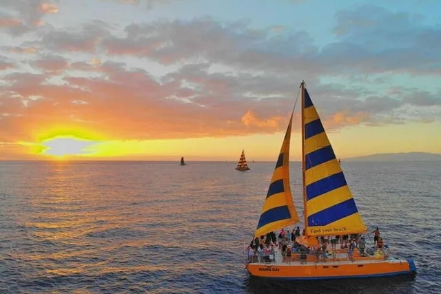 Honolulu Sunset Sail Charter 90 Min - Image 4